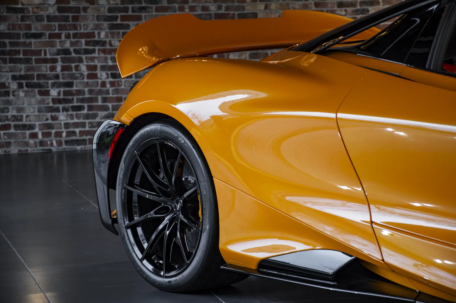 1,200-Mile 2022 McLaren 765LT Spider