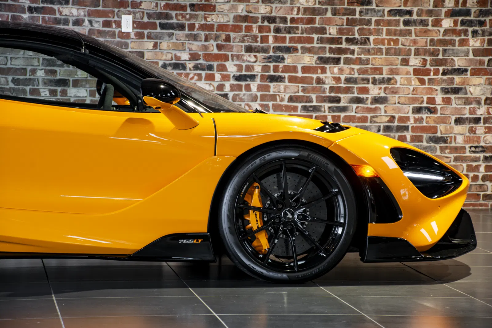 1,200-Mile 2022 McLaren 765LT Spider