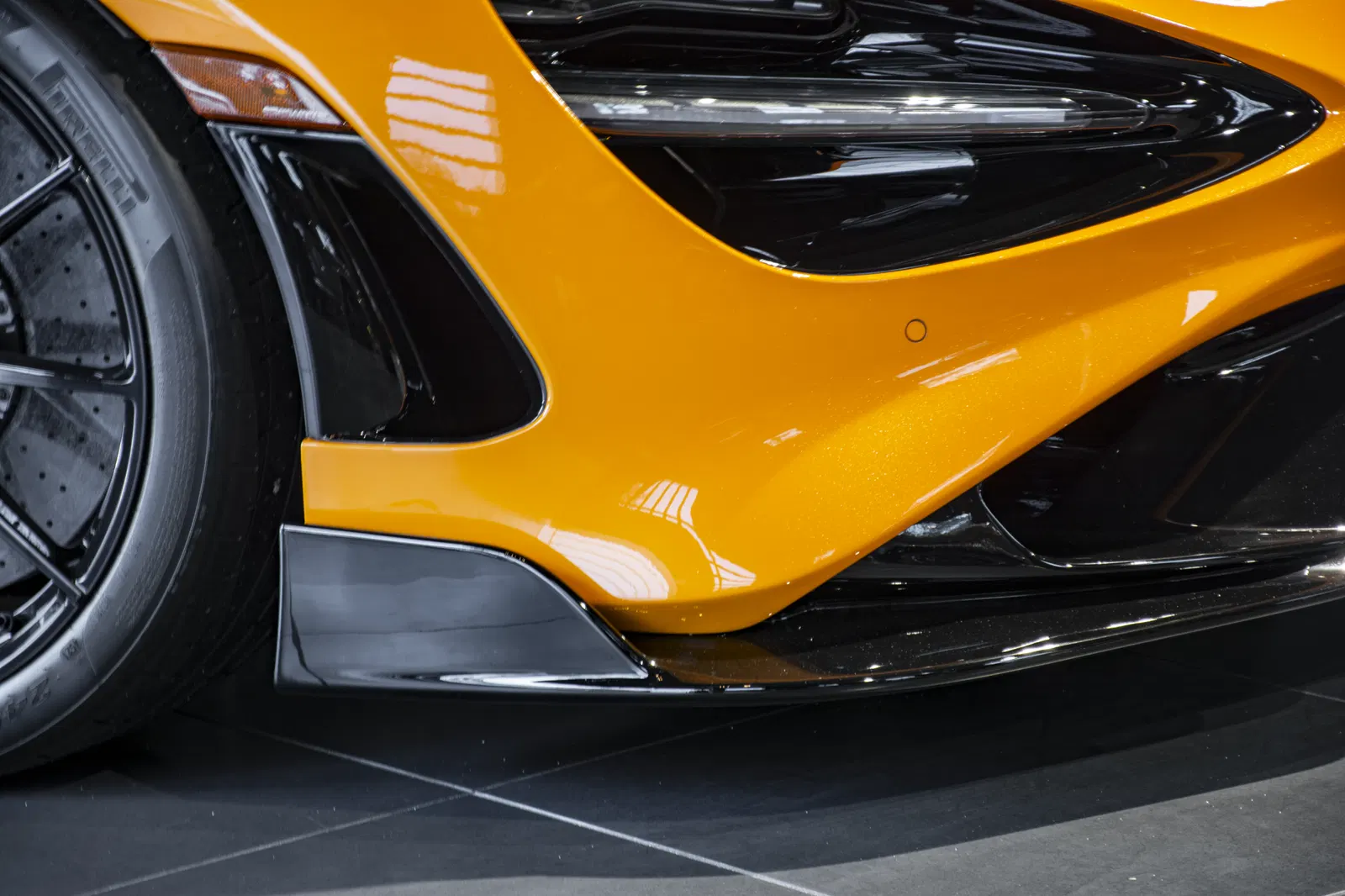 1,200-Mile 2022 McLaren 765LT Spider