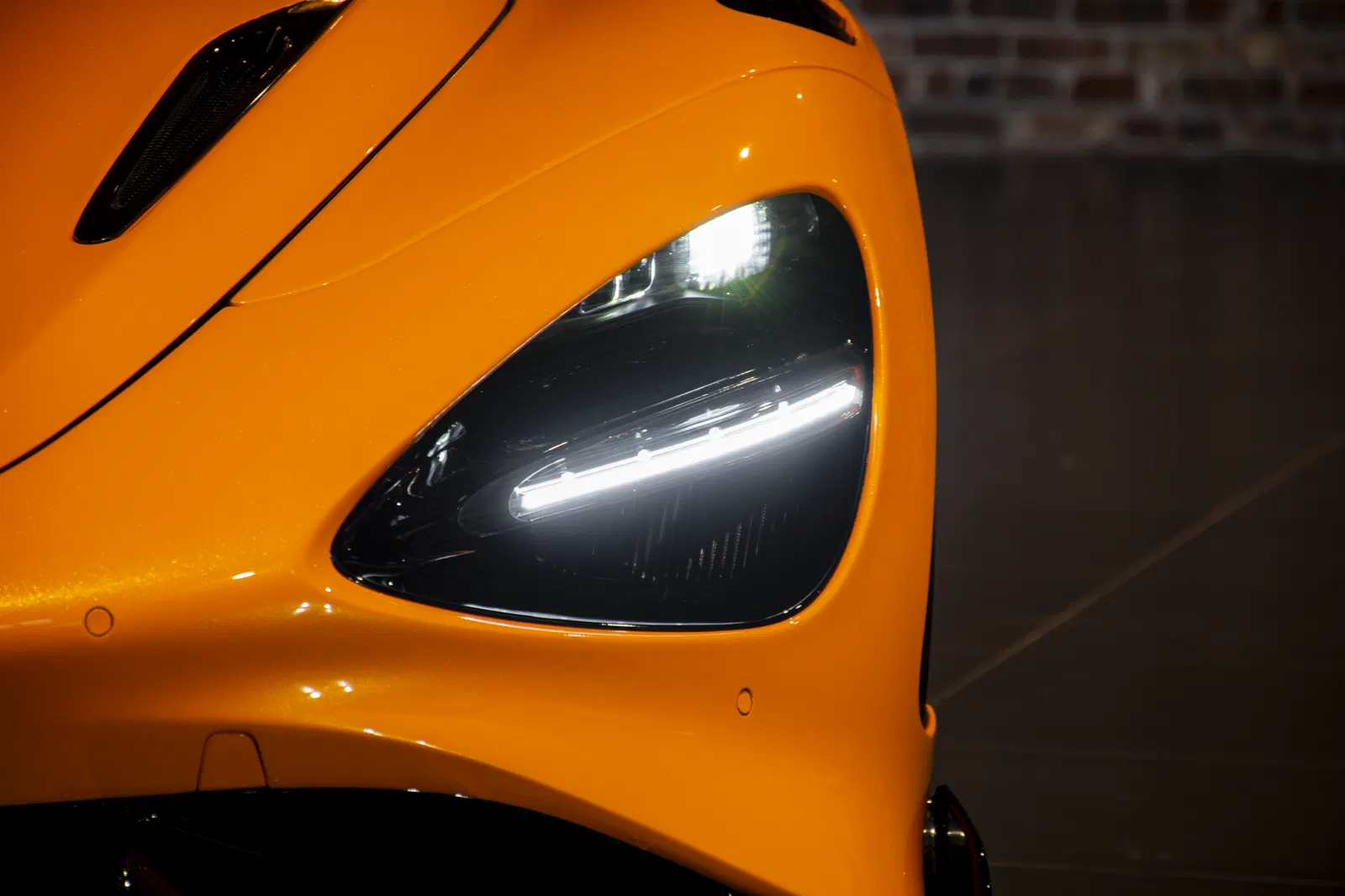 1,200-Mile 2022 McLaren 765LT Spider