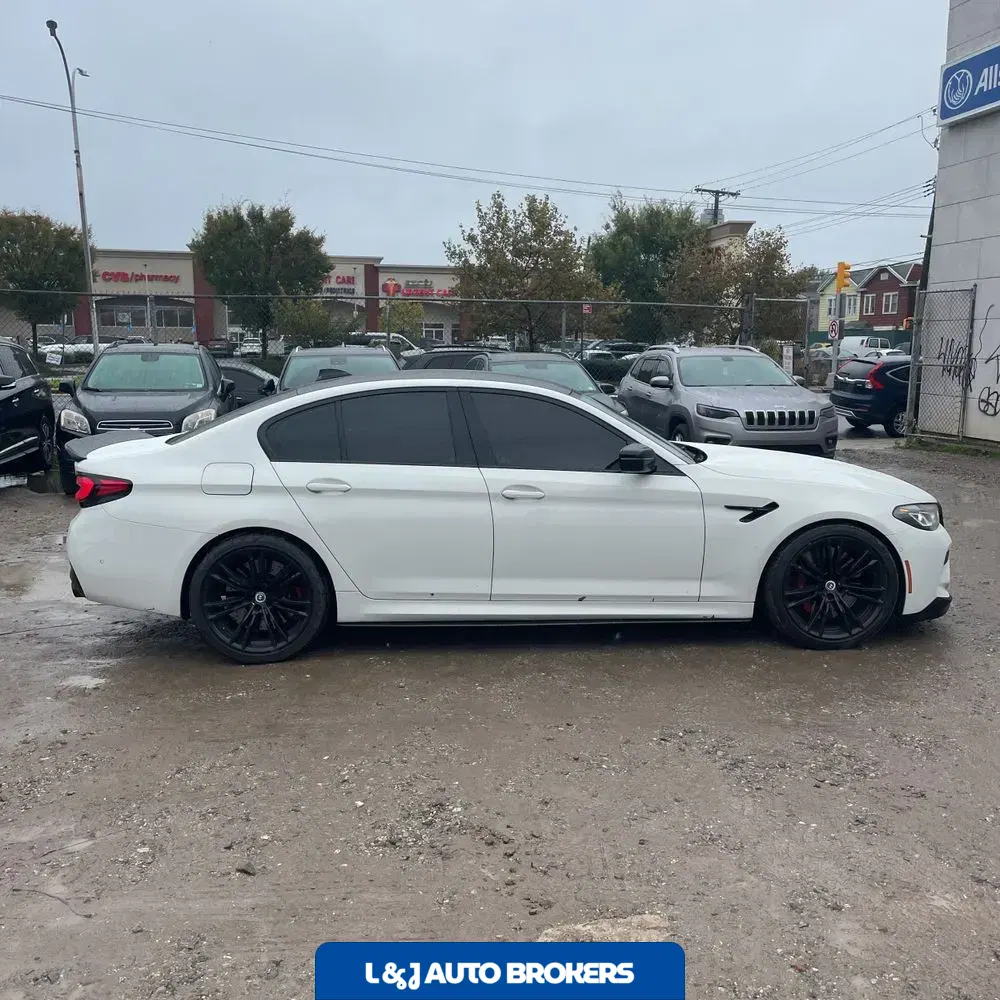 2023 BMW M5