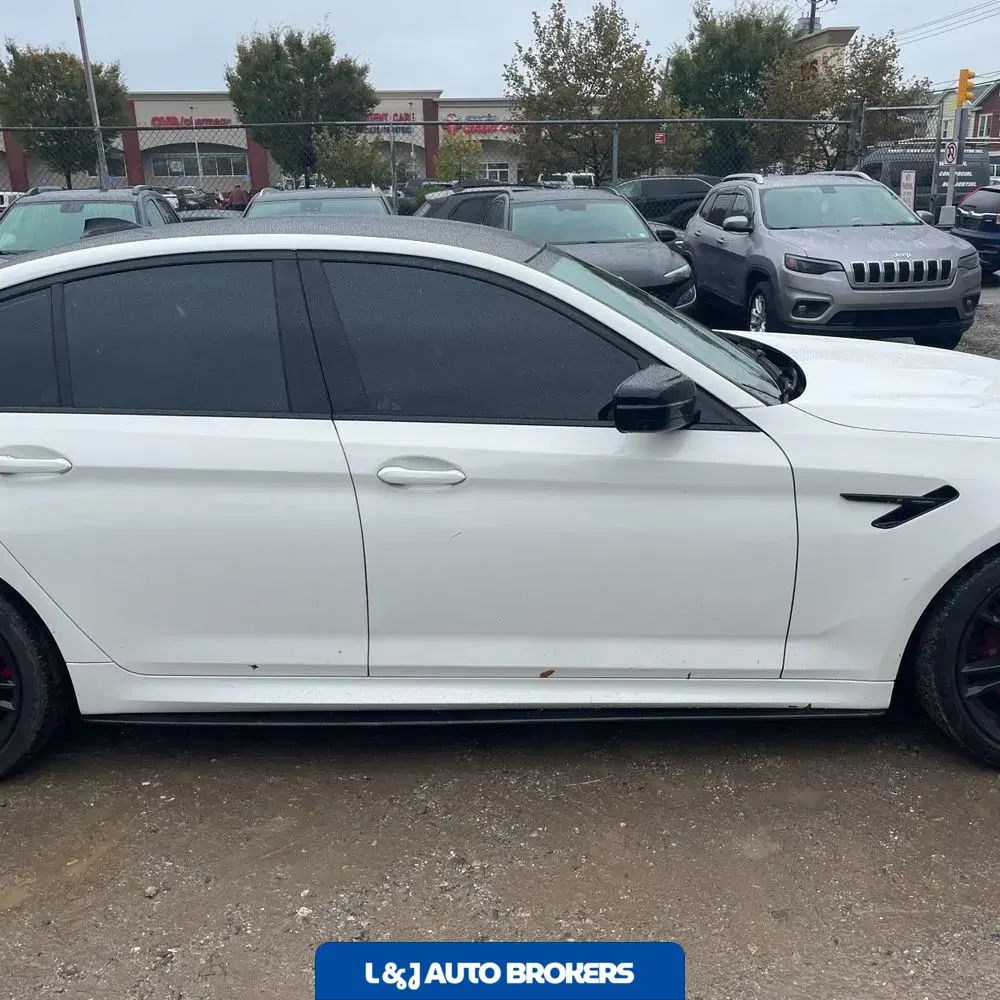 2023 BMW M5
