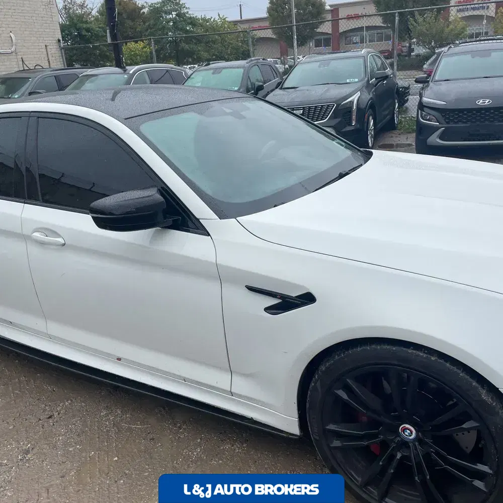 2023 BMW M5