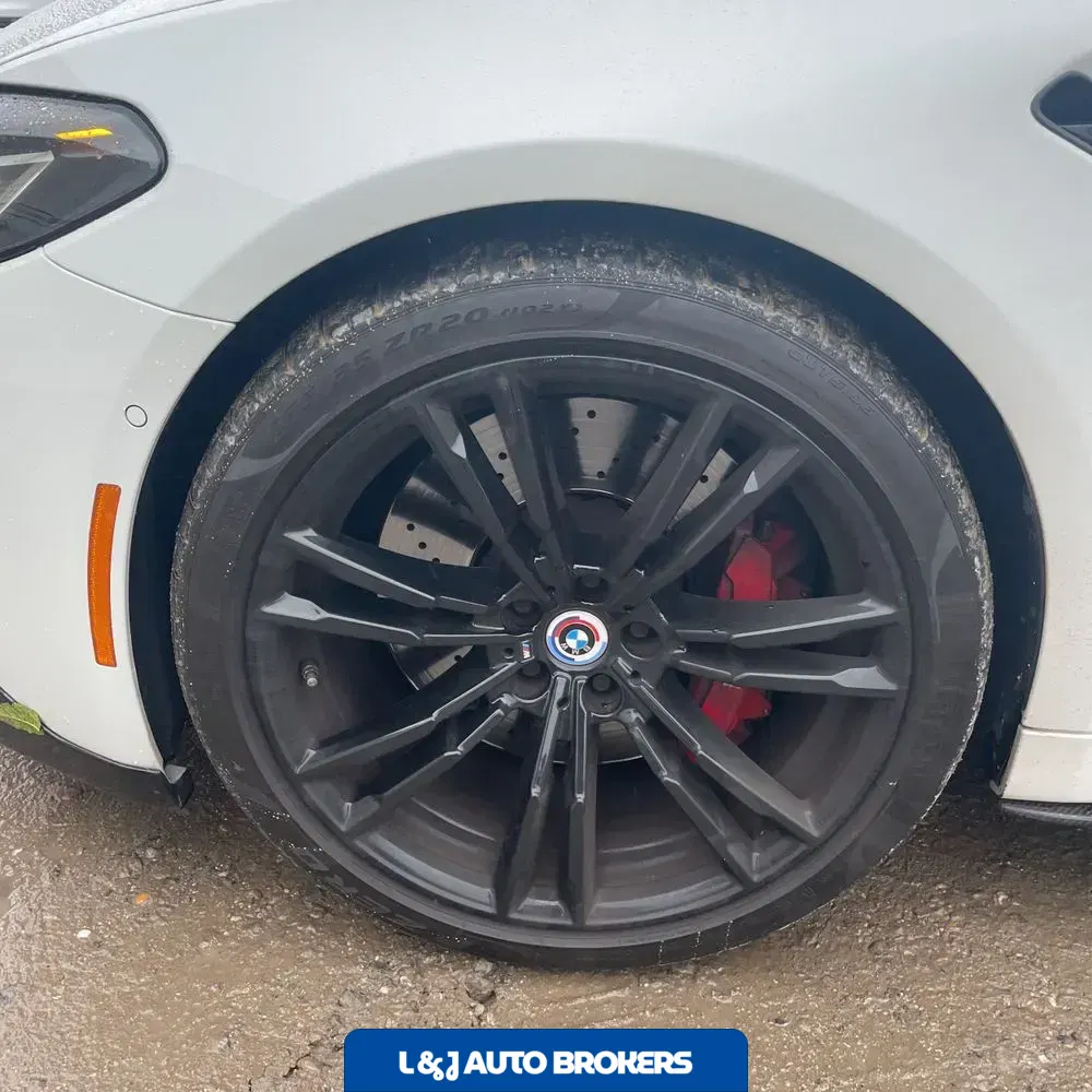 2023 BMW M5