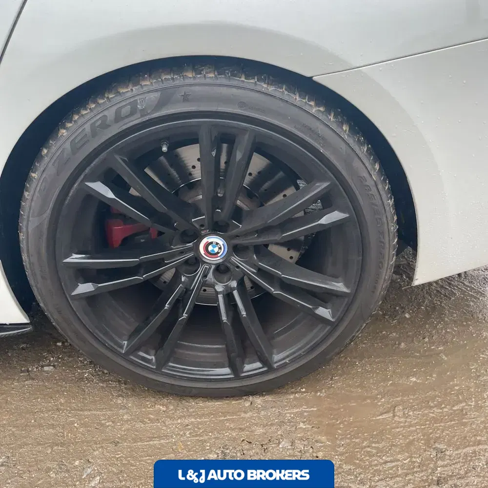 2023 BMW M5