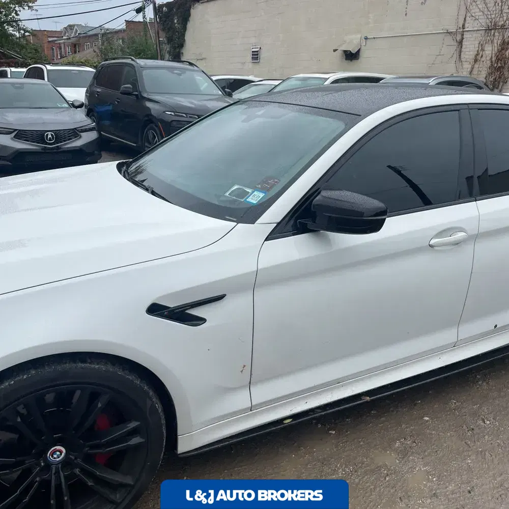 2023 BMW M5