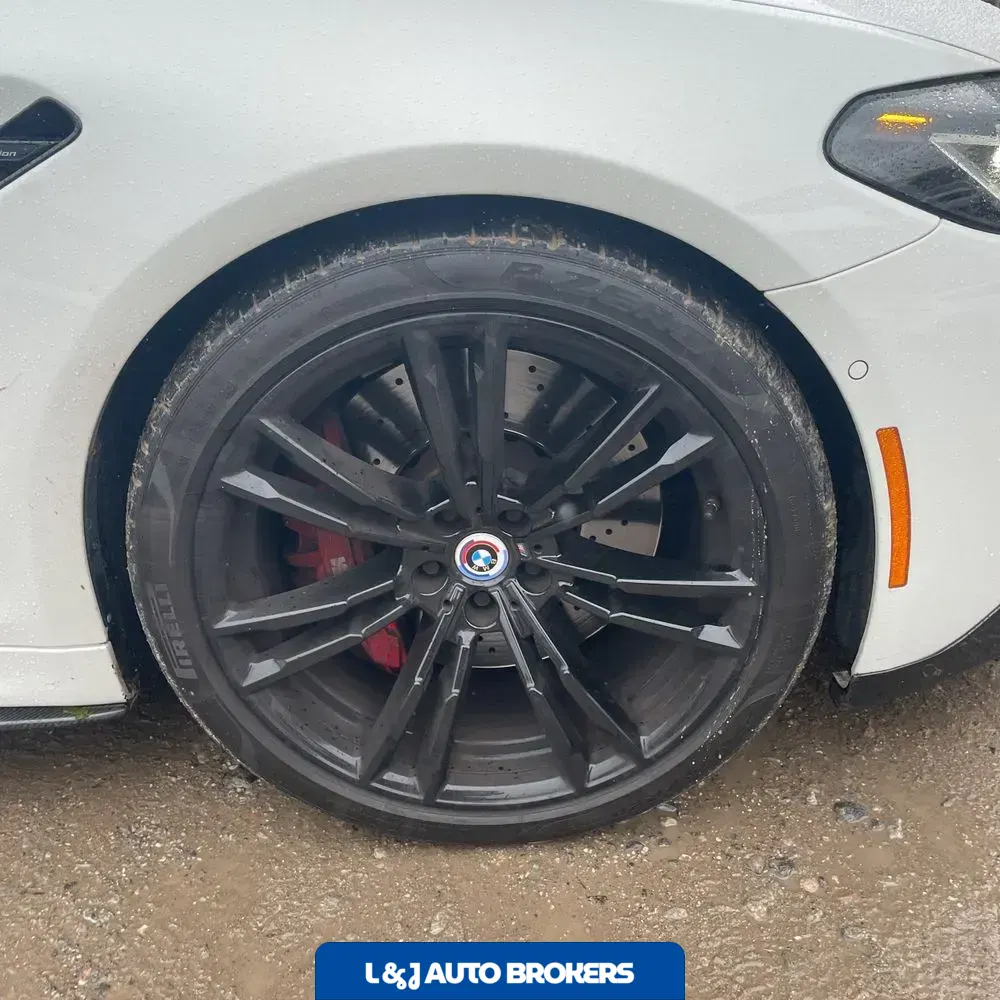 2023 BMW M5
