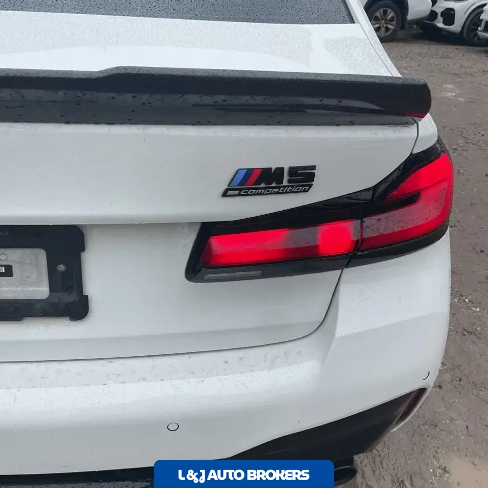 2023 BMW M5
