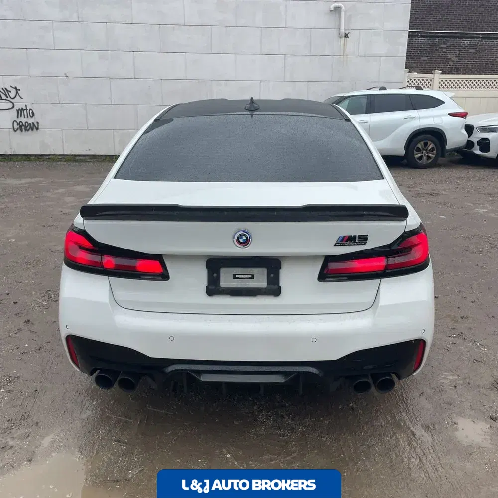 2023 BMW M5