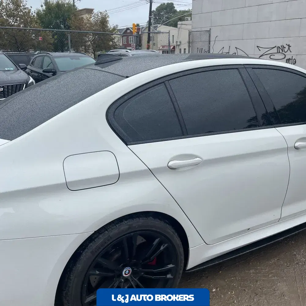 2023 BMW M5