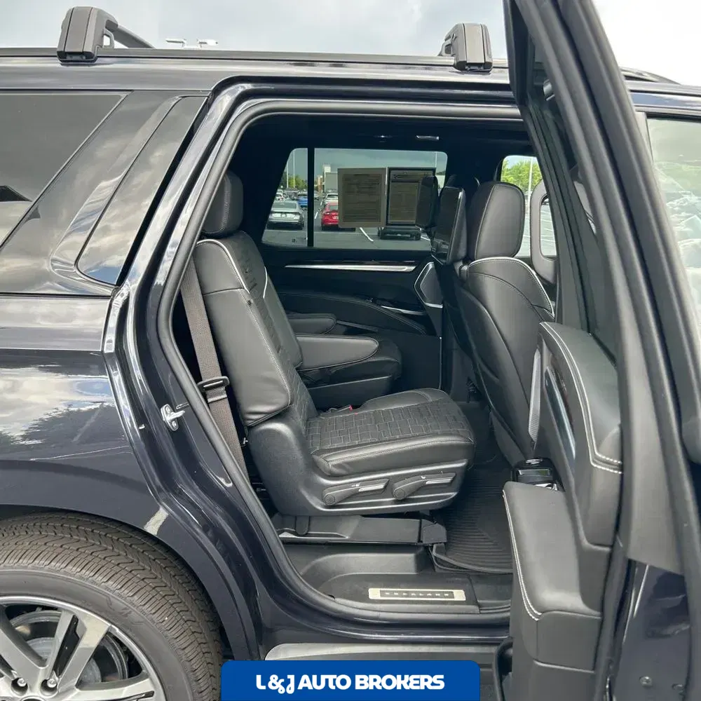 2025 Cadillac Escalade Sport Platinum