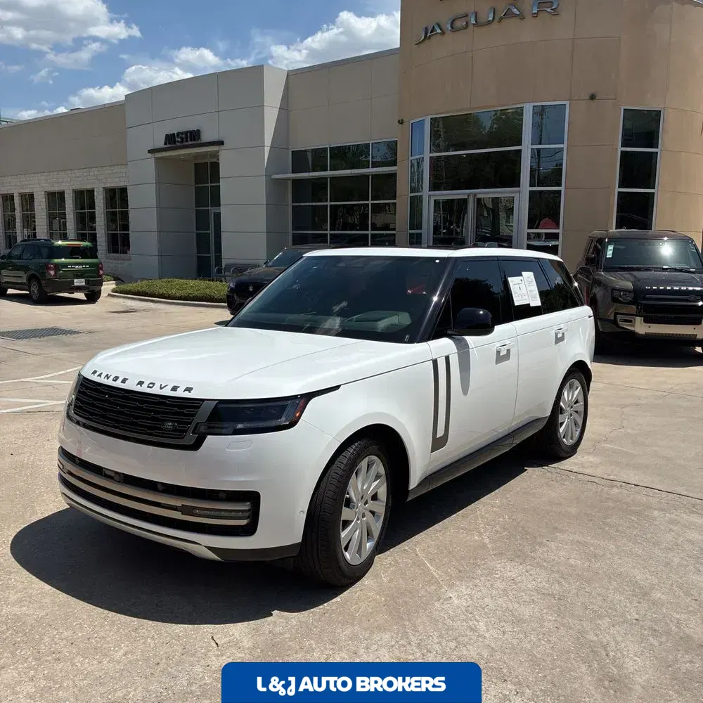 2024 Land Rover Range Rover SE P400