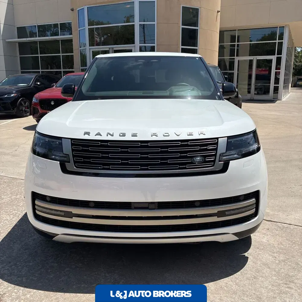 2024 Land Rover Range Rover SE P400