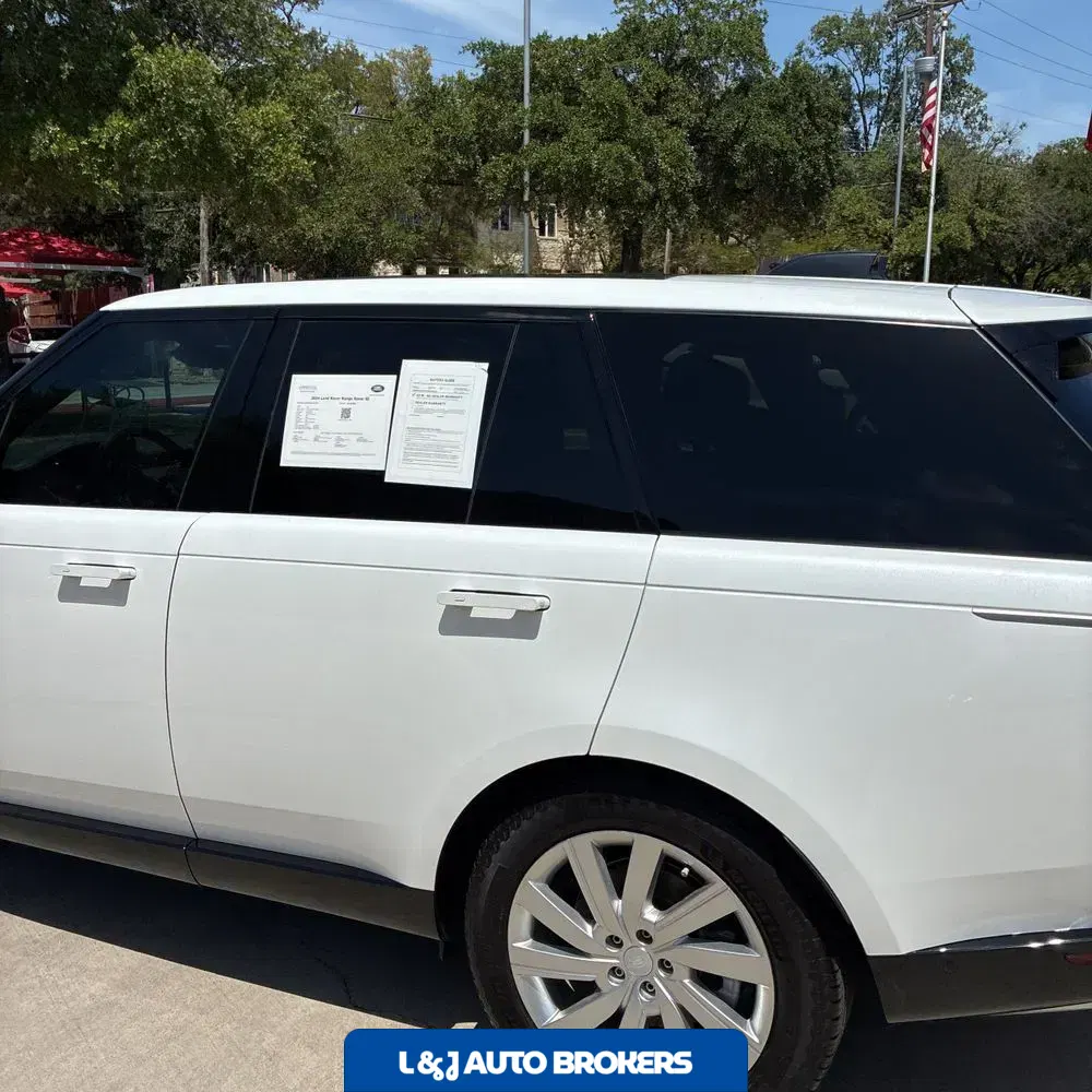 2024 Land Rover Range Rover SE P400