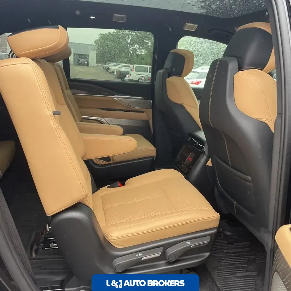 2025 Cadillac Escalade IQ Sport 2