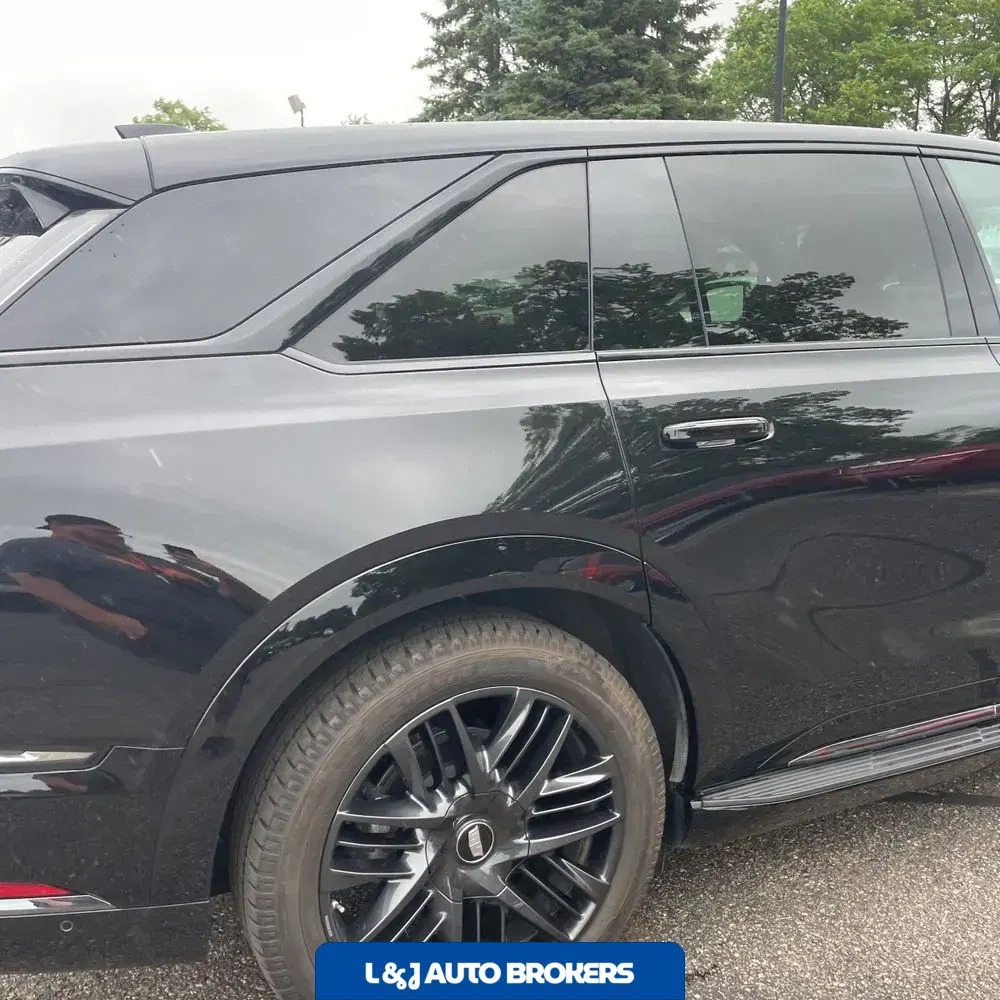 2025 Cadillac Escalade IQ Sport 2