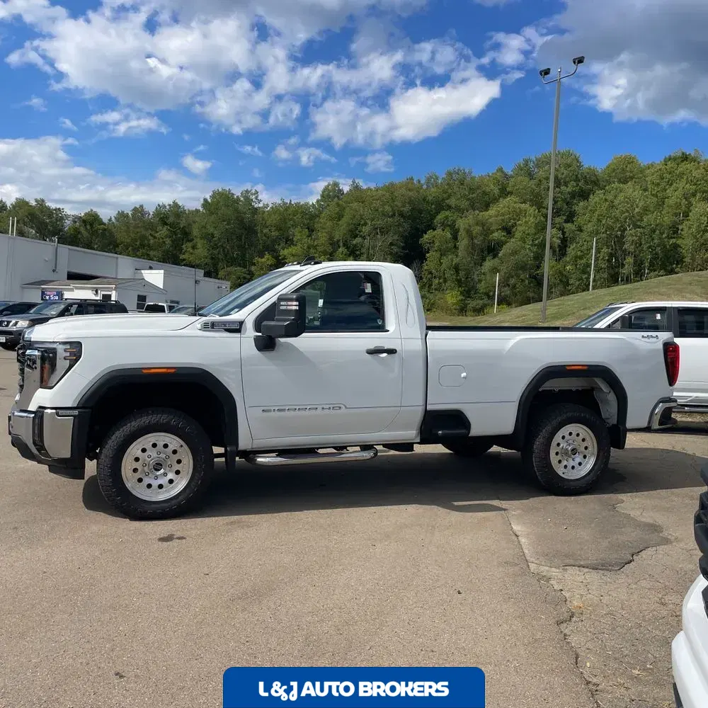 2024 GMC Sierra 2500HD Pro