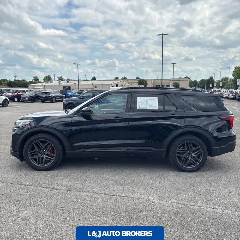 2025 Ford Explorer ST