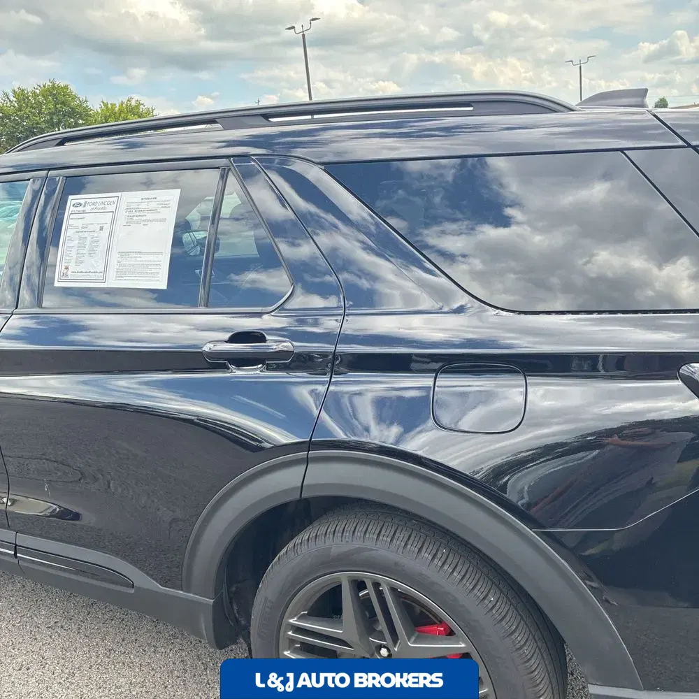 2025 Ford Explorer ST