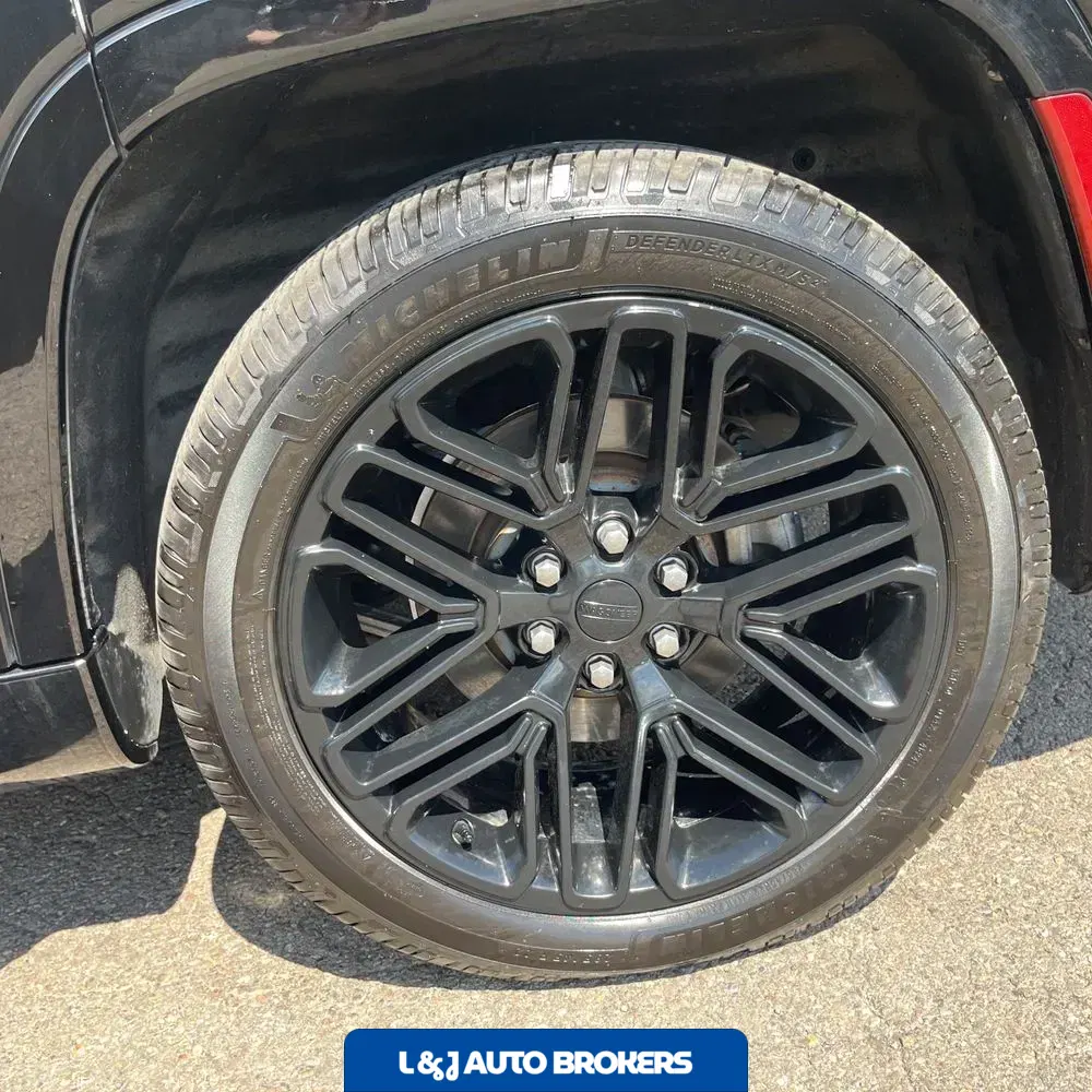 2023 Jeep Wagoneer Carbide