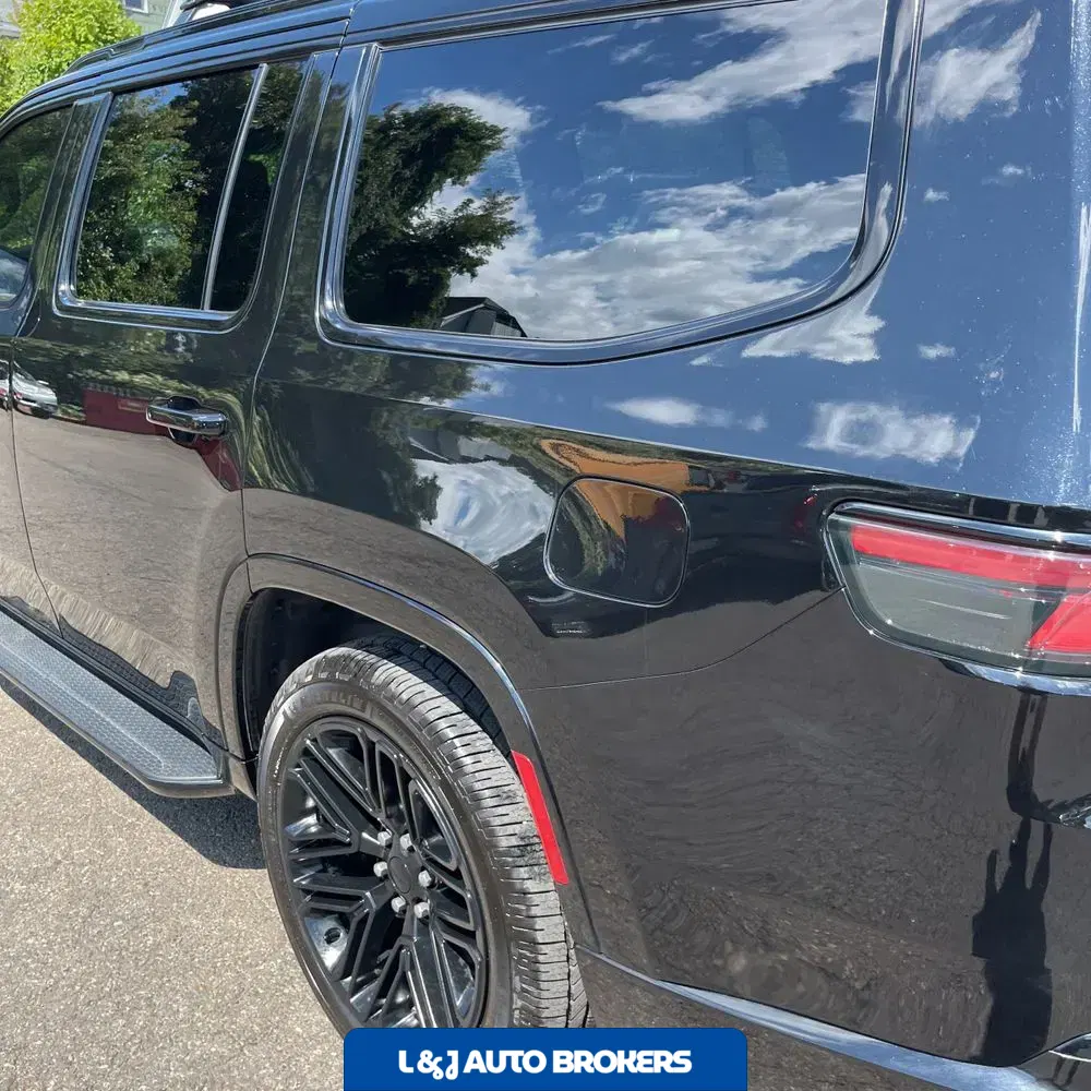 2023 Jeep Wagoneer Carbide