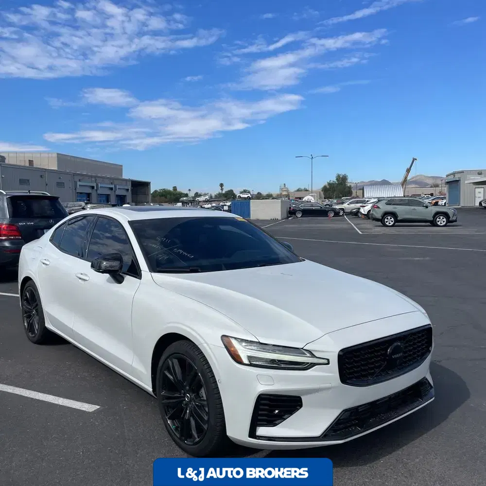 2024 Volvo S60 T8 - Ultimate PHEV