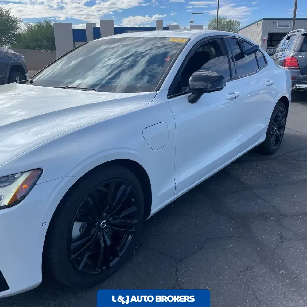 2024 Volvo S60 T8 - Ultimate PHEV