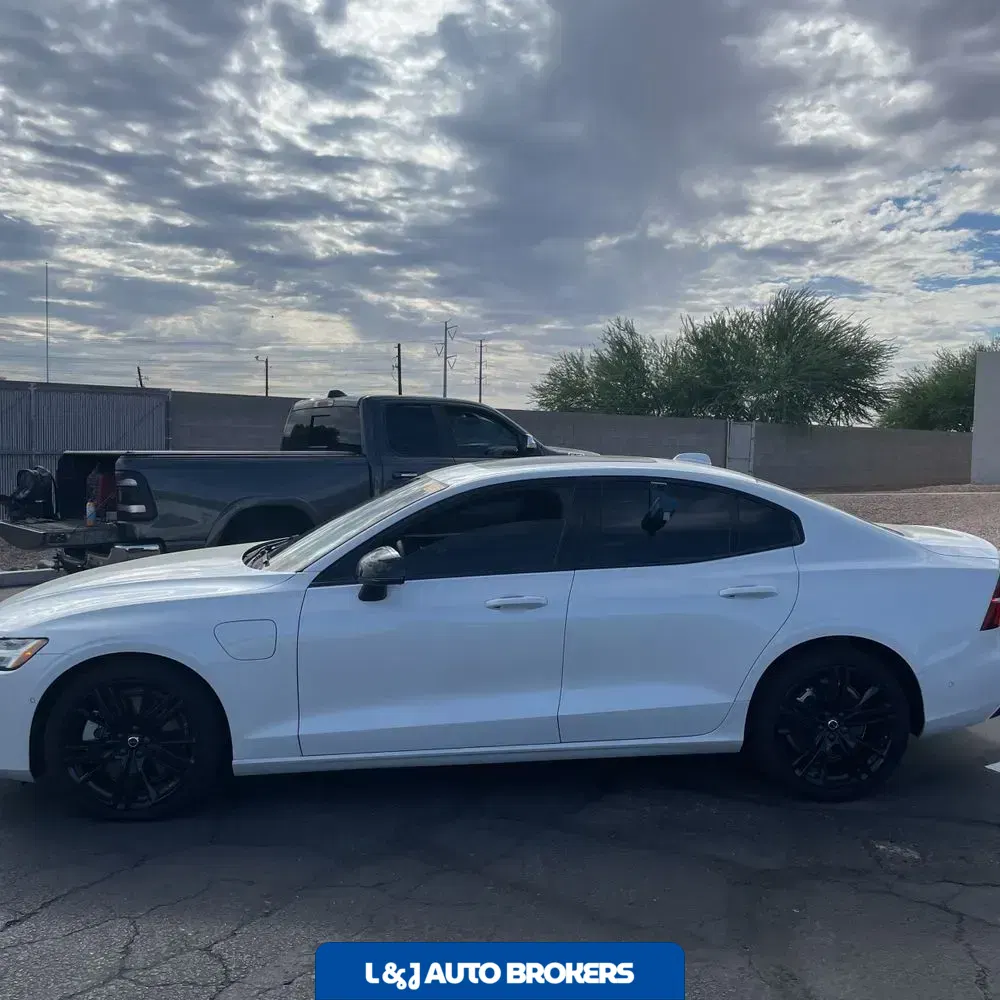 2024 Volvo S60 T8 - Ultimate PHEV