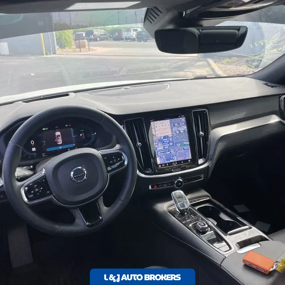 2024 Volvo S60 T8 - Ultimate PHEV