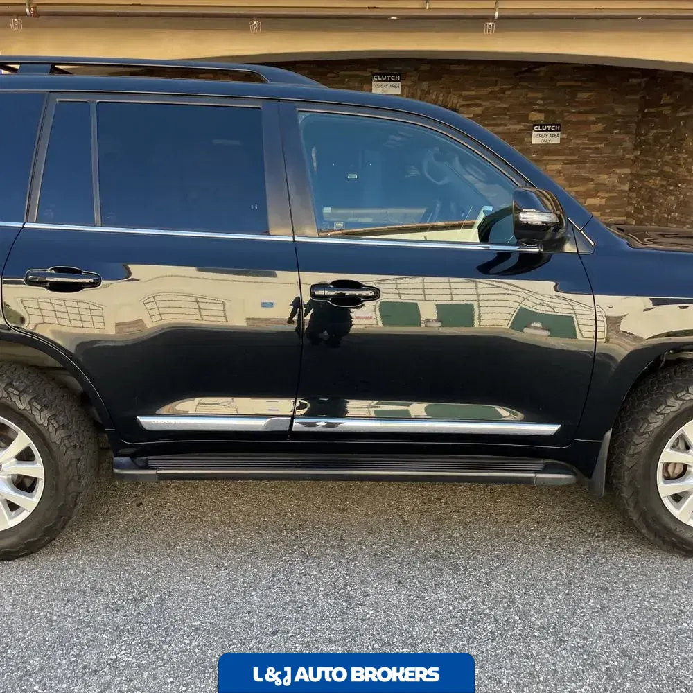 2019 Toyota Land Cruiser Base