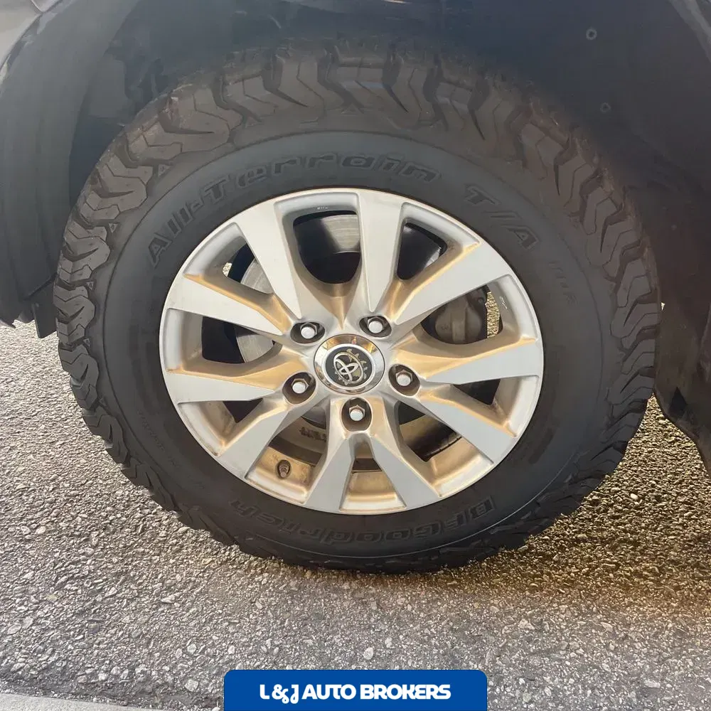 2019 Toyota Land Cruiser Base