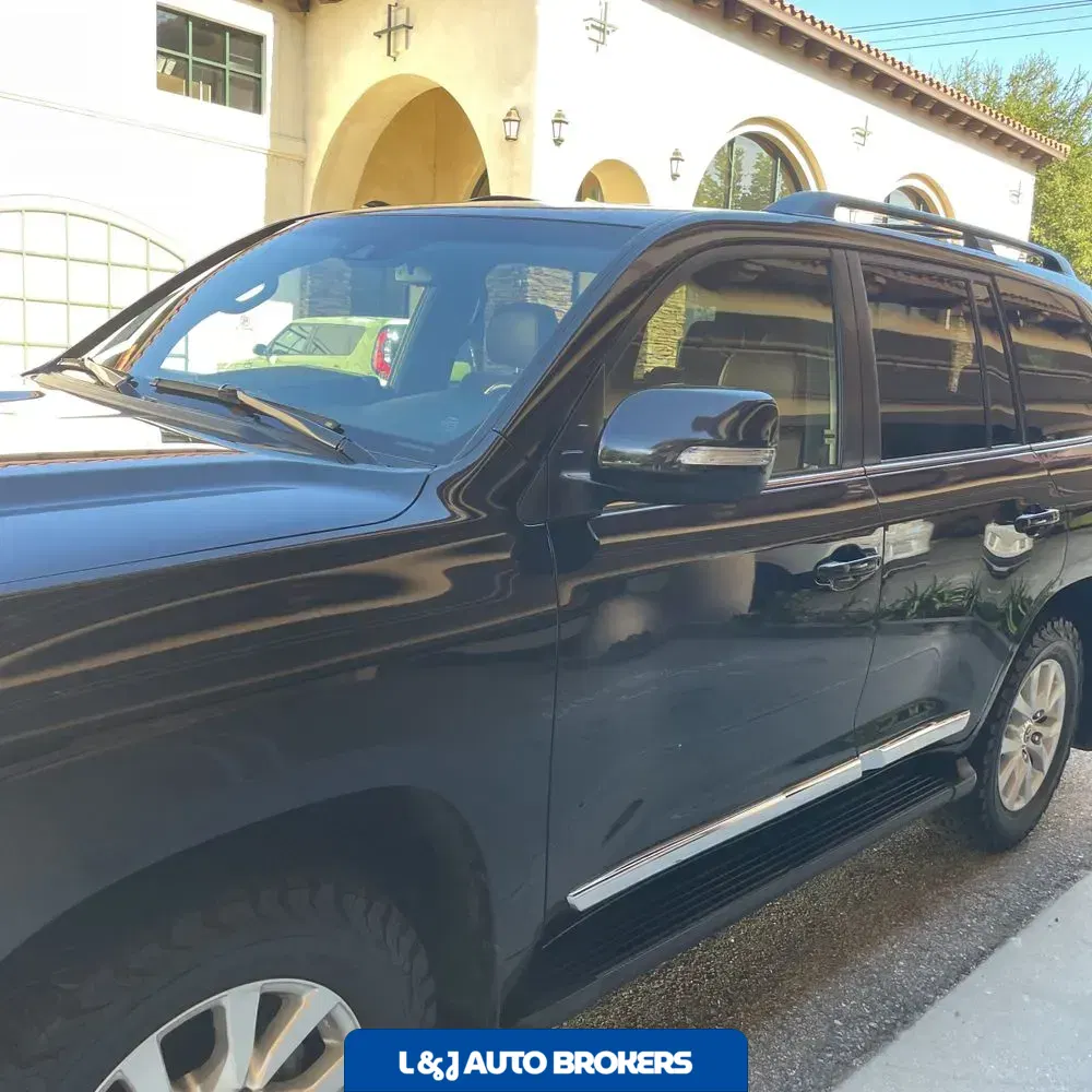 2019 Toyota Land Cruiser Base