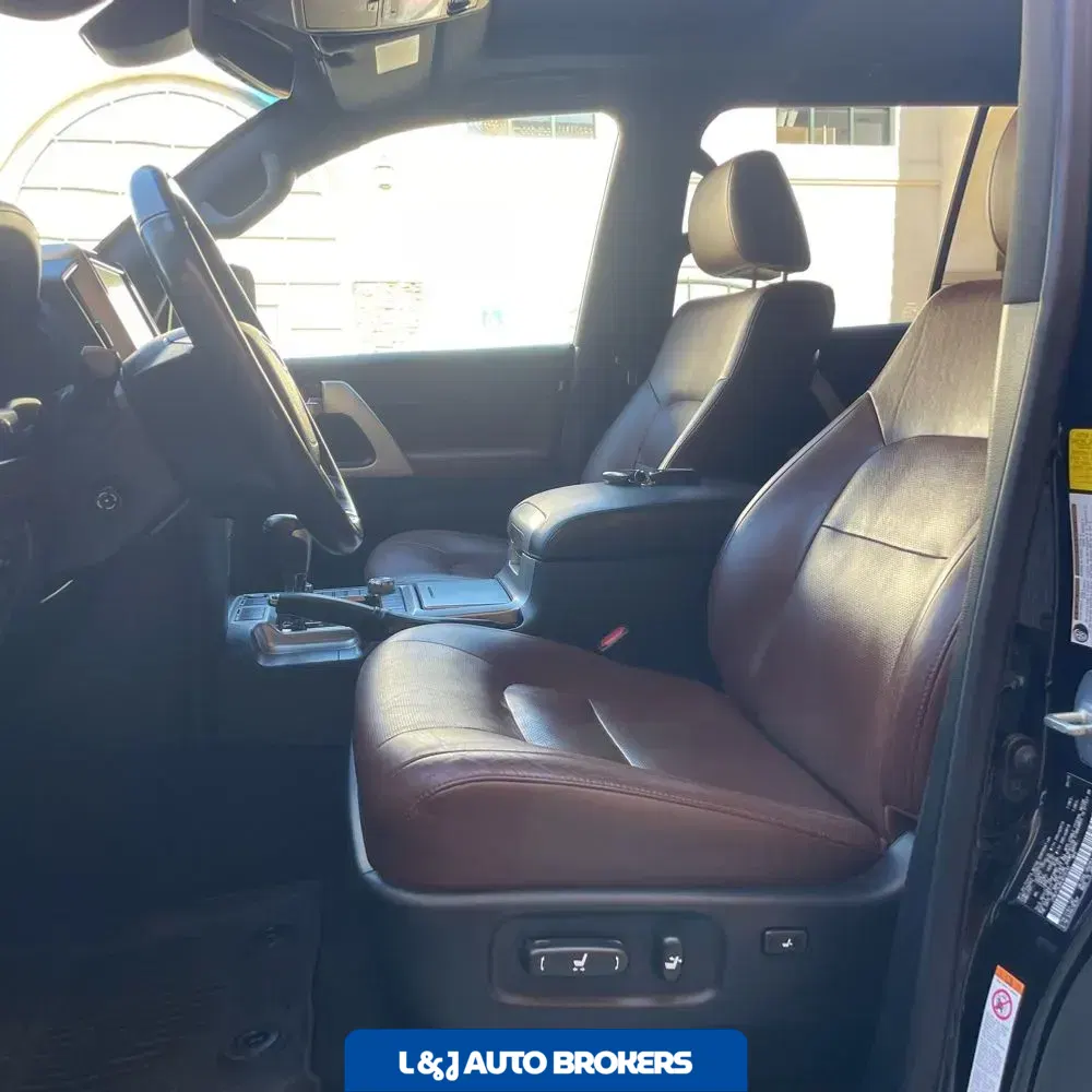 2019 Toyota Land Cruiser Base