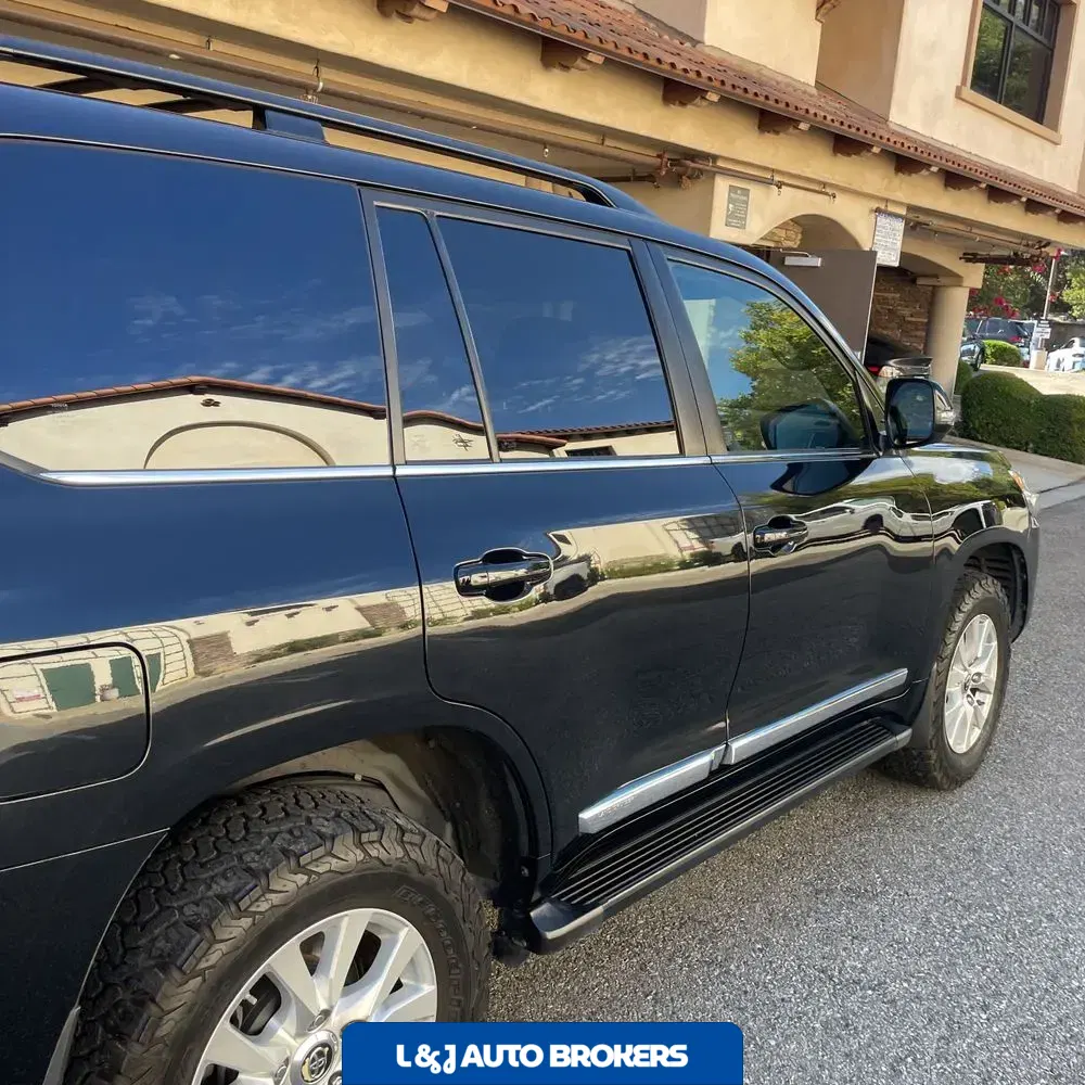 2019 Toyota Land Cruiser Base