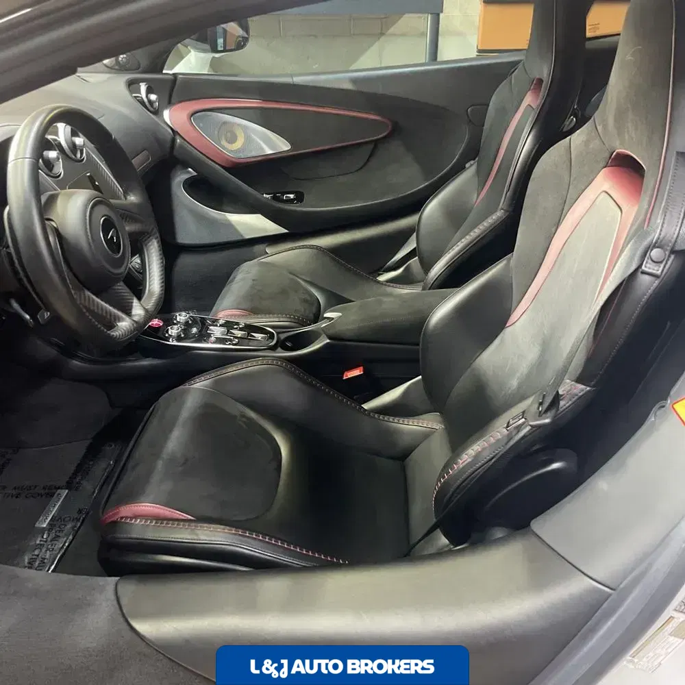 2022 McLaren GT Base 2D Coupe
