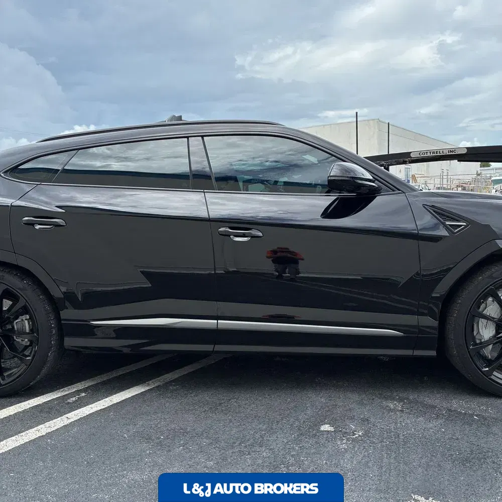 2020 Lamborghini Urus Base