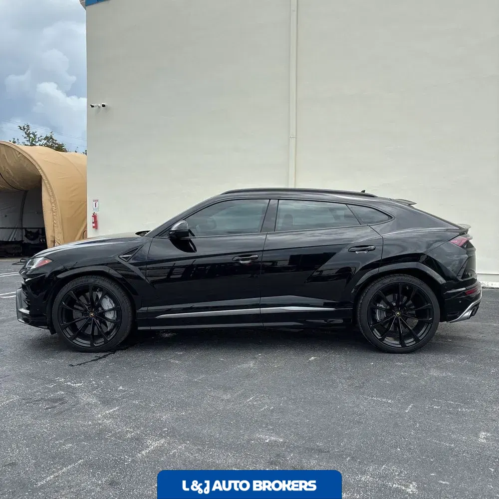 2020 Lamborghini Urus Base