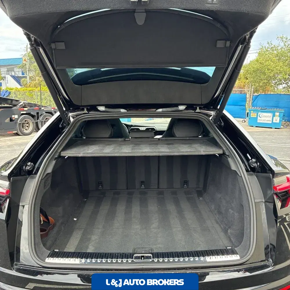 2020 Lamborghini Urus Base