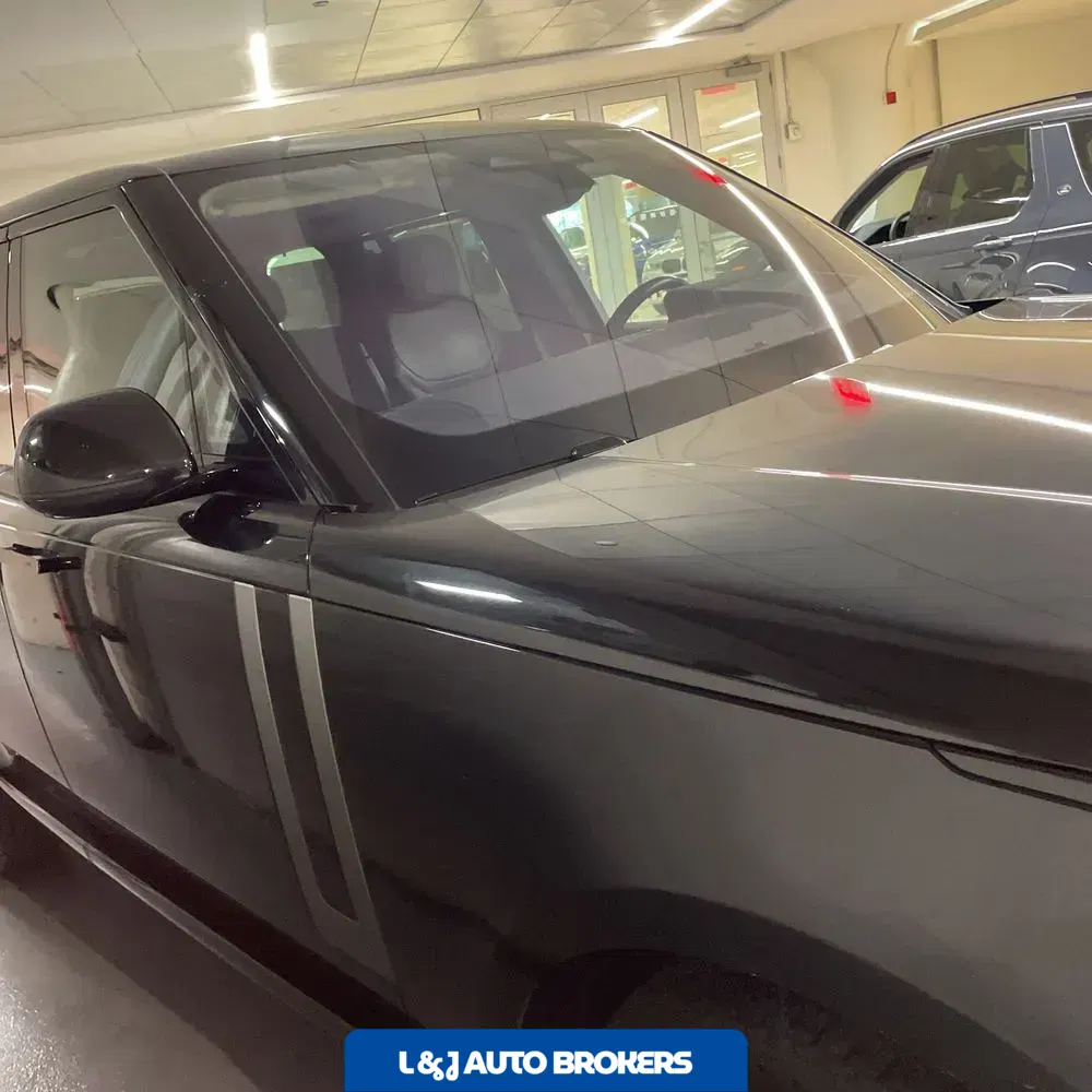 2023 Land Rover Range Rover SE
