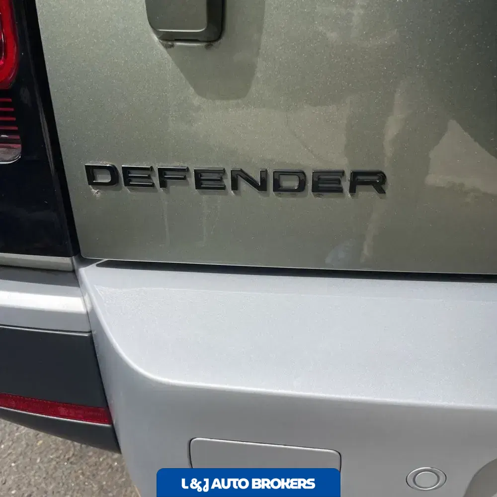 2024 Land Rover Defender 110 S P300