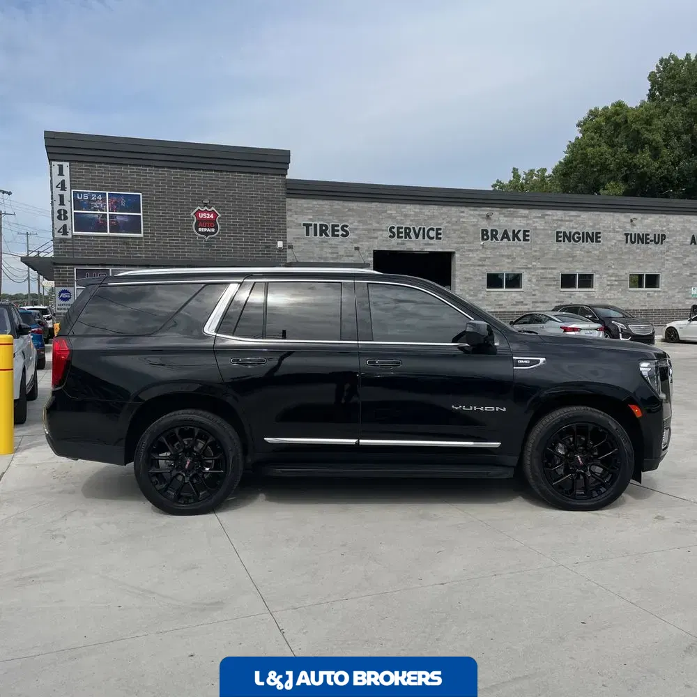 2023 GMC Yukon SLT