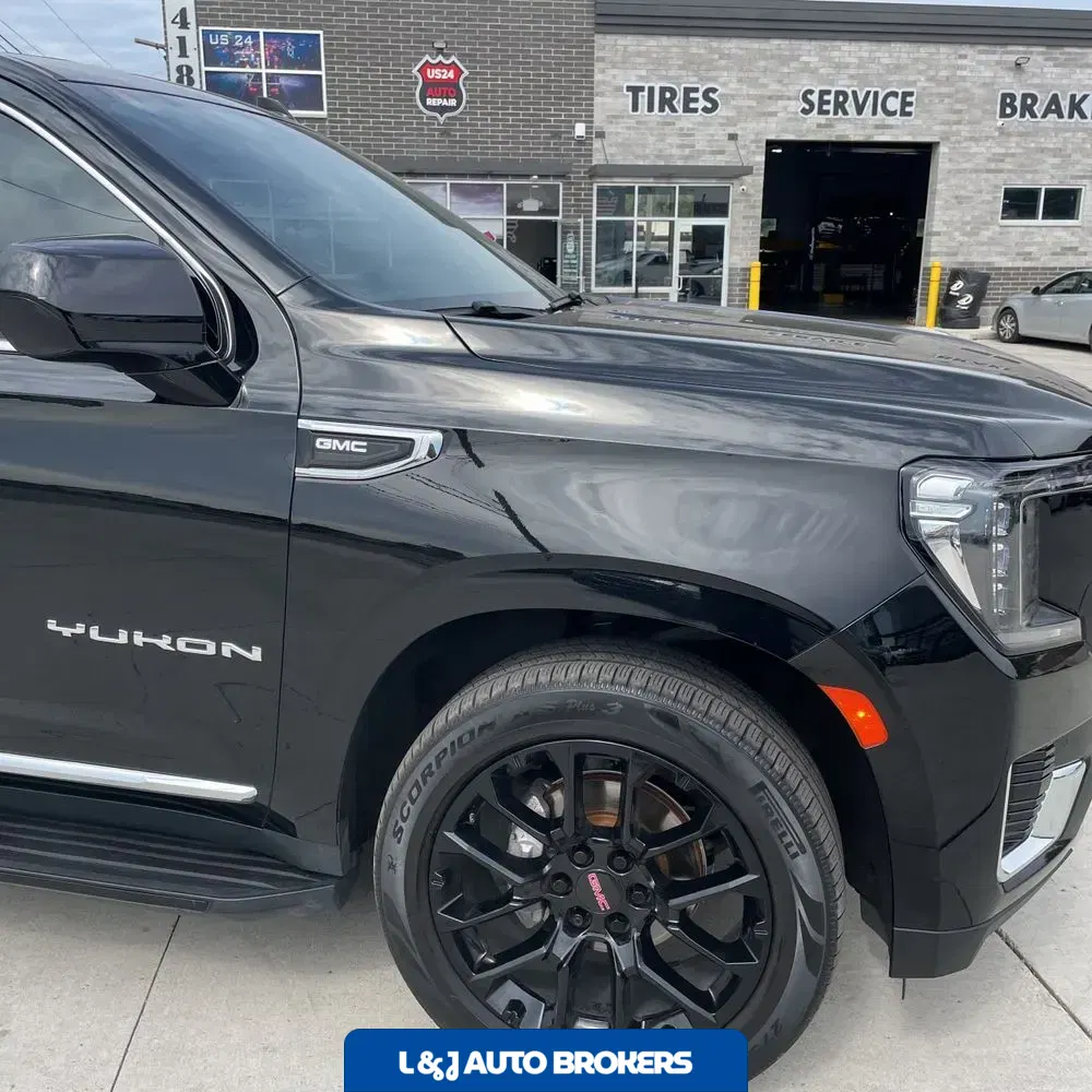 2023 GMC Yukon SLT