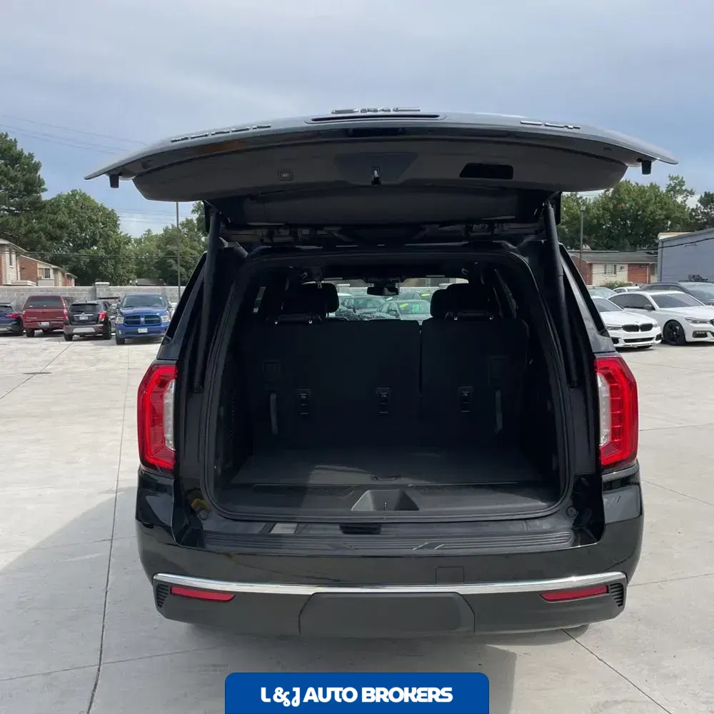 2023 GMC Yukon SLT