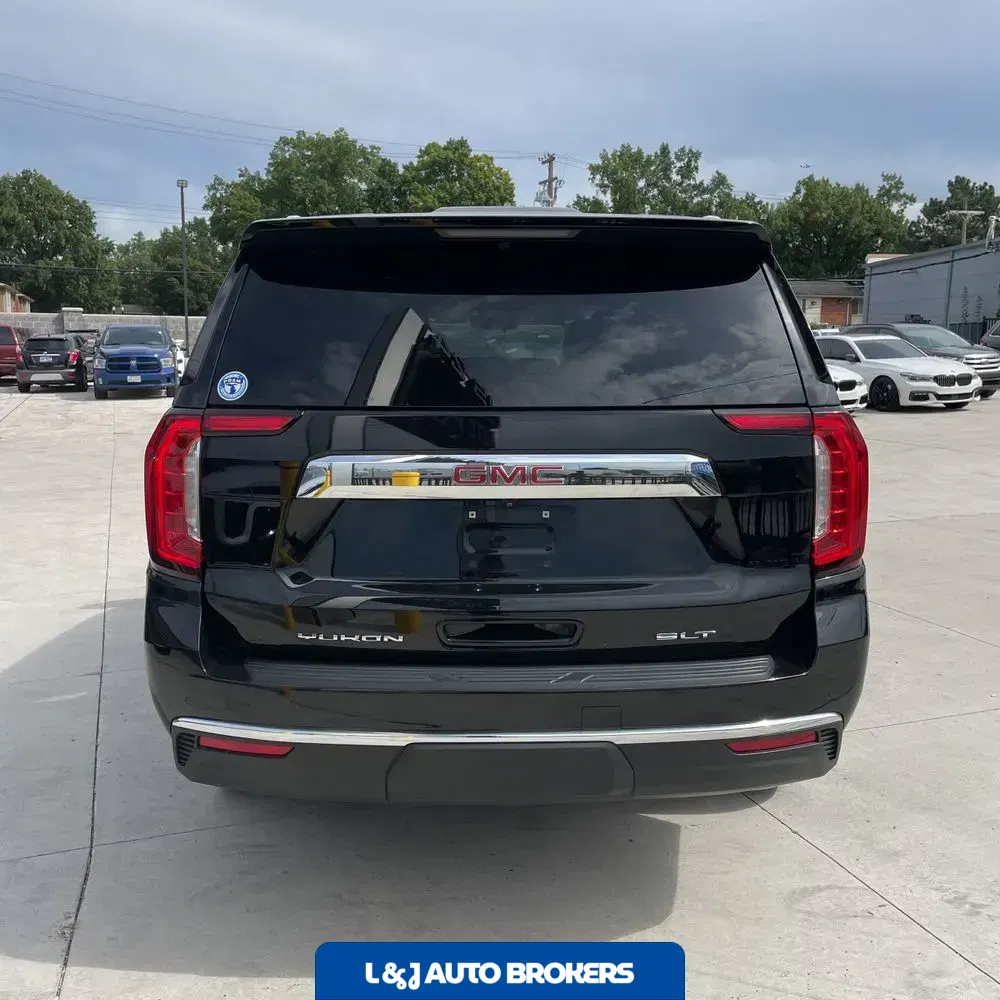 2023 GMC Yukon SLT