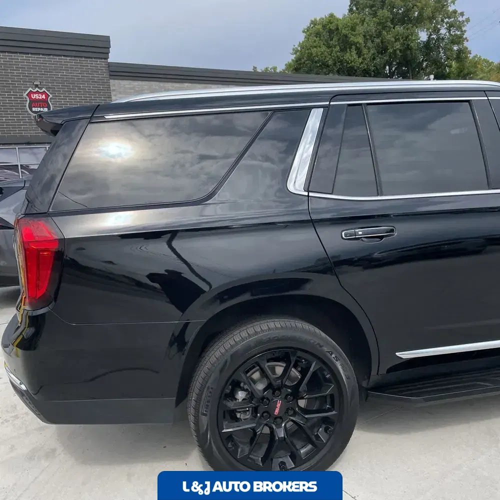 2023 GMC Yukon SLT