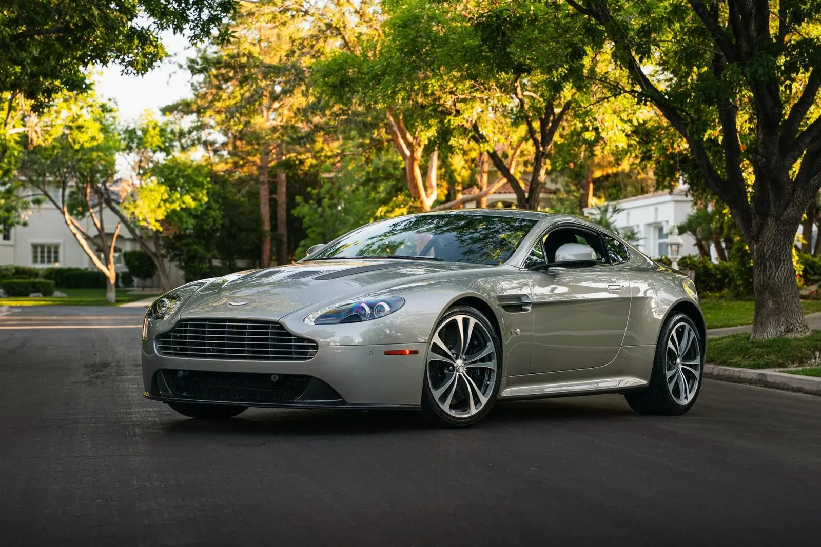 6k-Mile 2017 Aston Martin V12 Vantage S 7-Speed