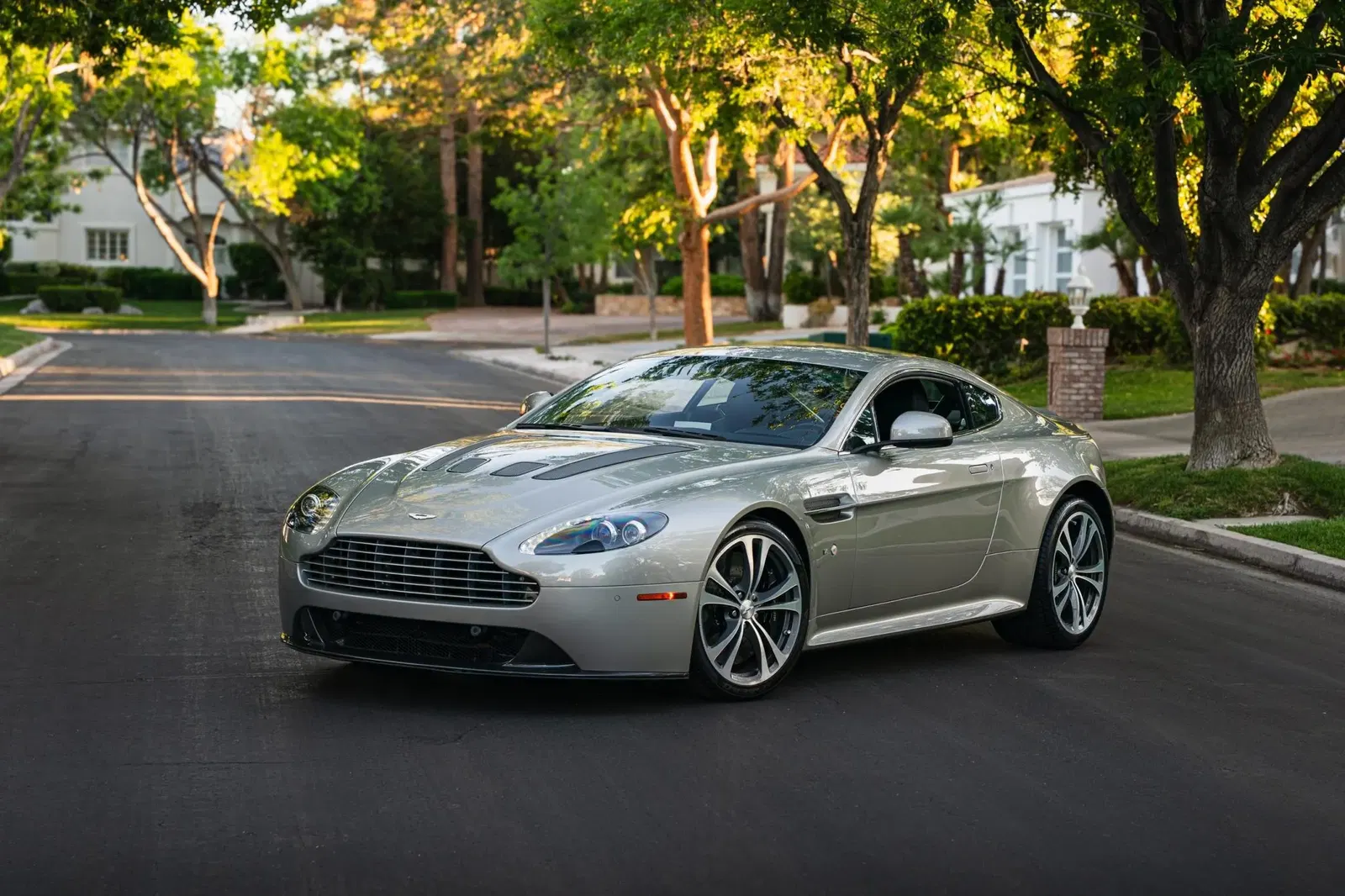 6k-Mile 2017 Aston Martin V12 Vantage S 7-Speed