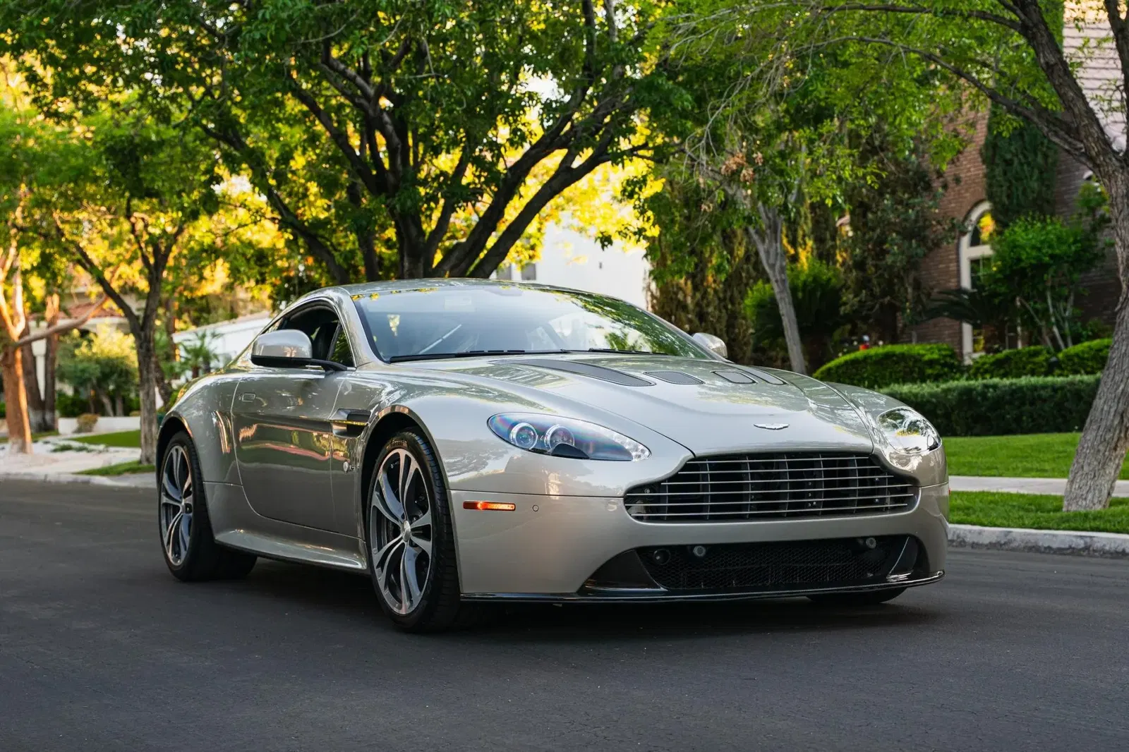 6k-Mile 2017 Aston Martin V12 Vantage S 7-Speed