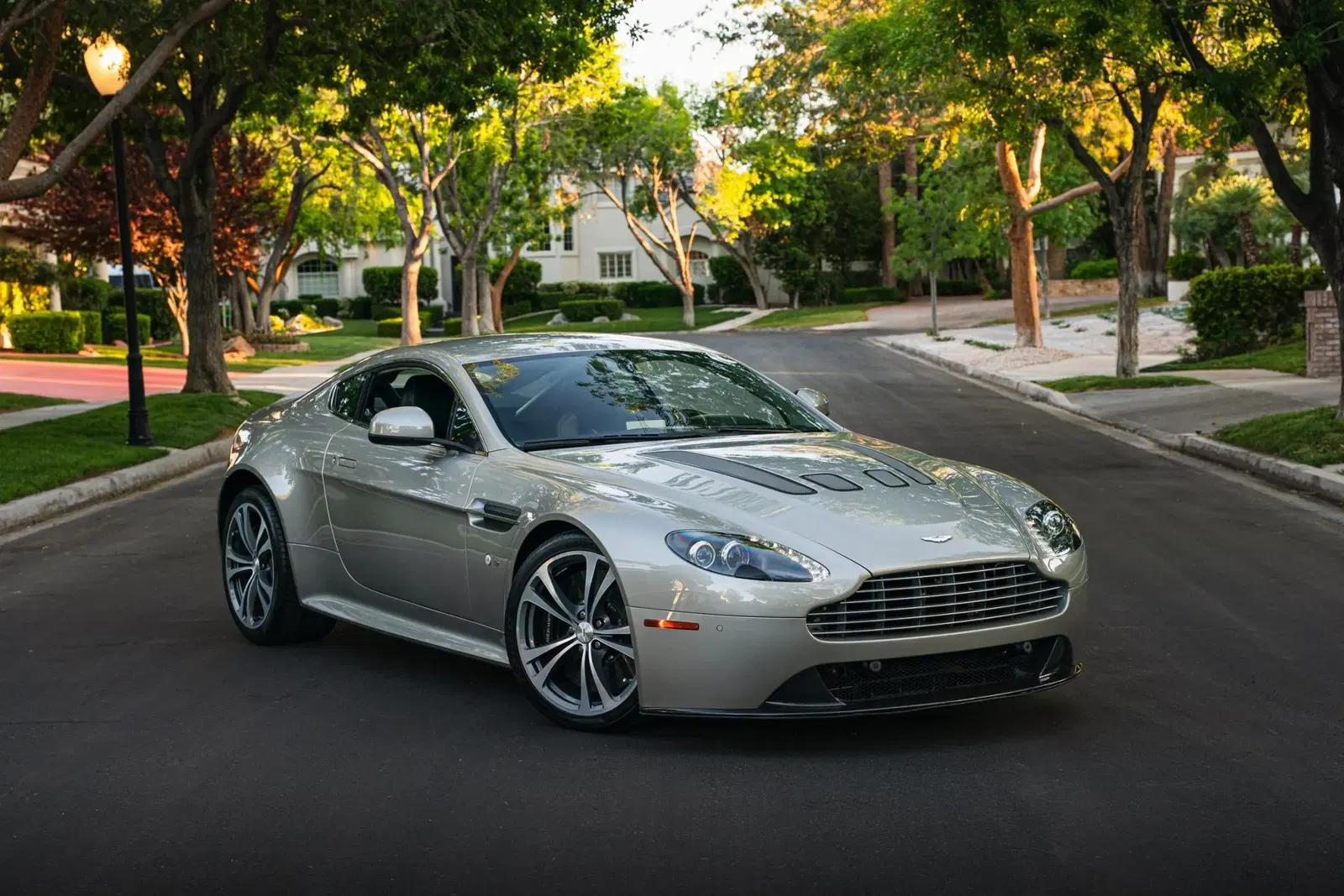 6k-Mile 2017 Aston Martin V12 Vantage S 7-Speed
