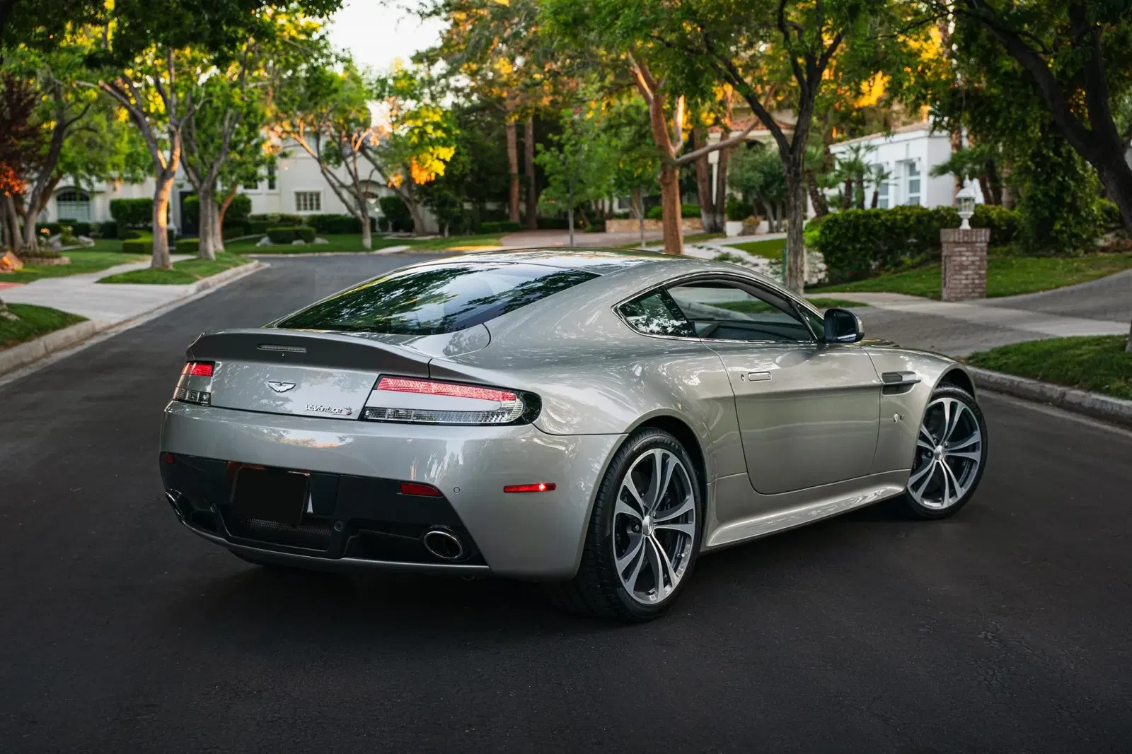 6k-Mile 2017 Aston Martin V12 Vantage S 7-Speed